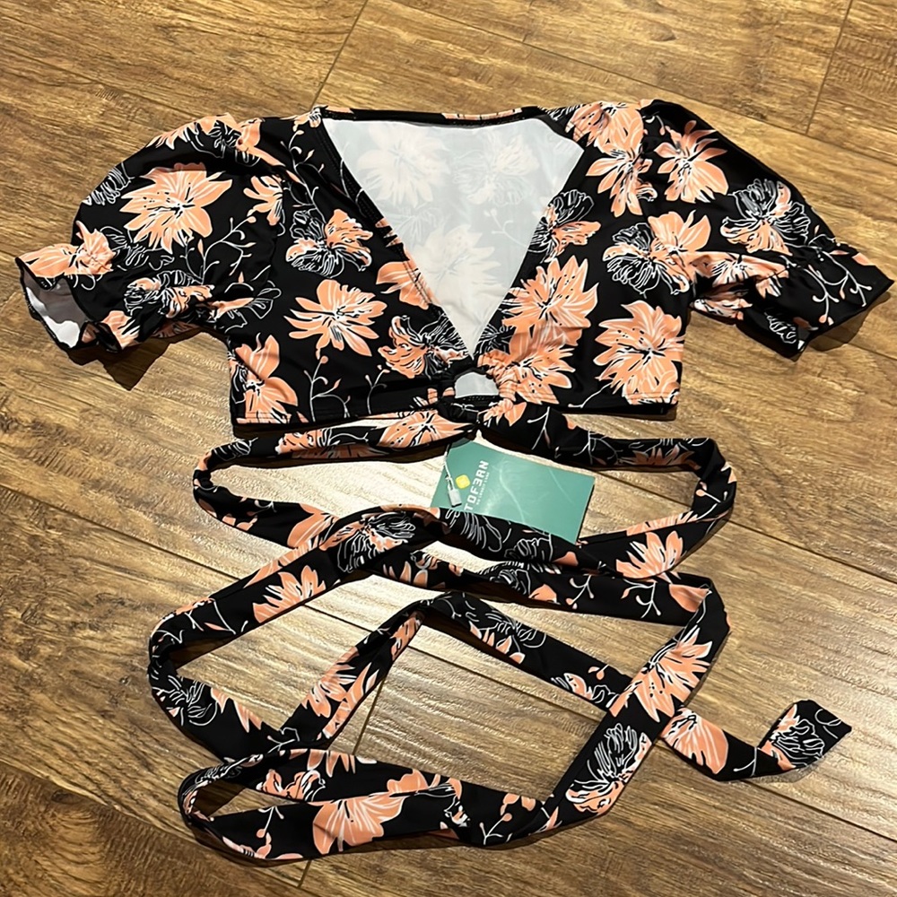 Tofern no lonely lane floral bathing suit top with sleeves